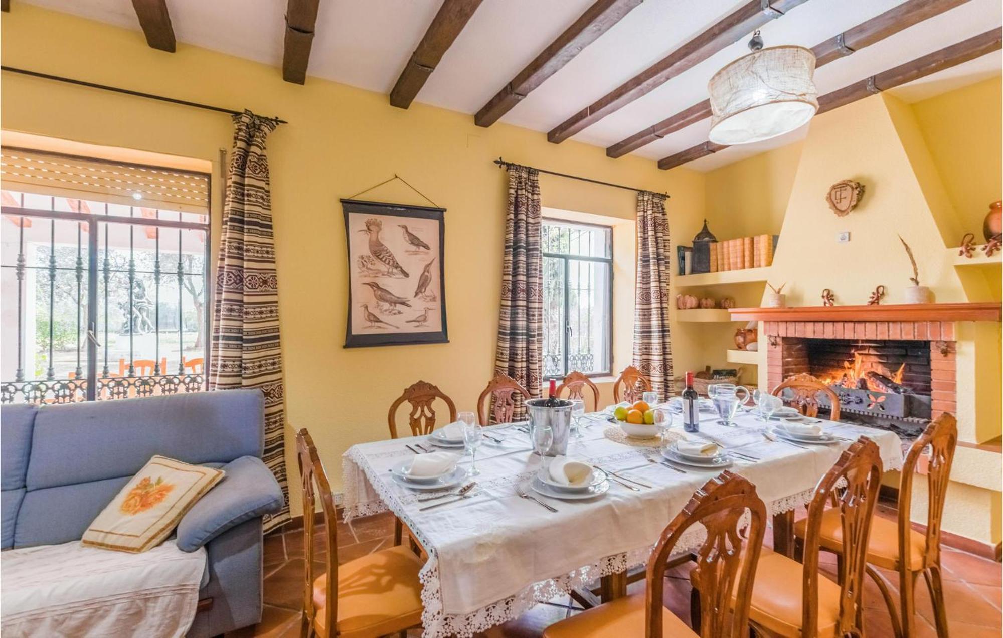 Gorgeous Home In Aldeaquemada With Swimming Pool 外观 照片