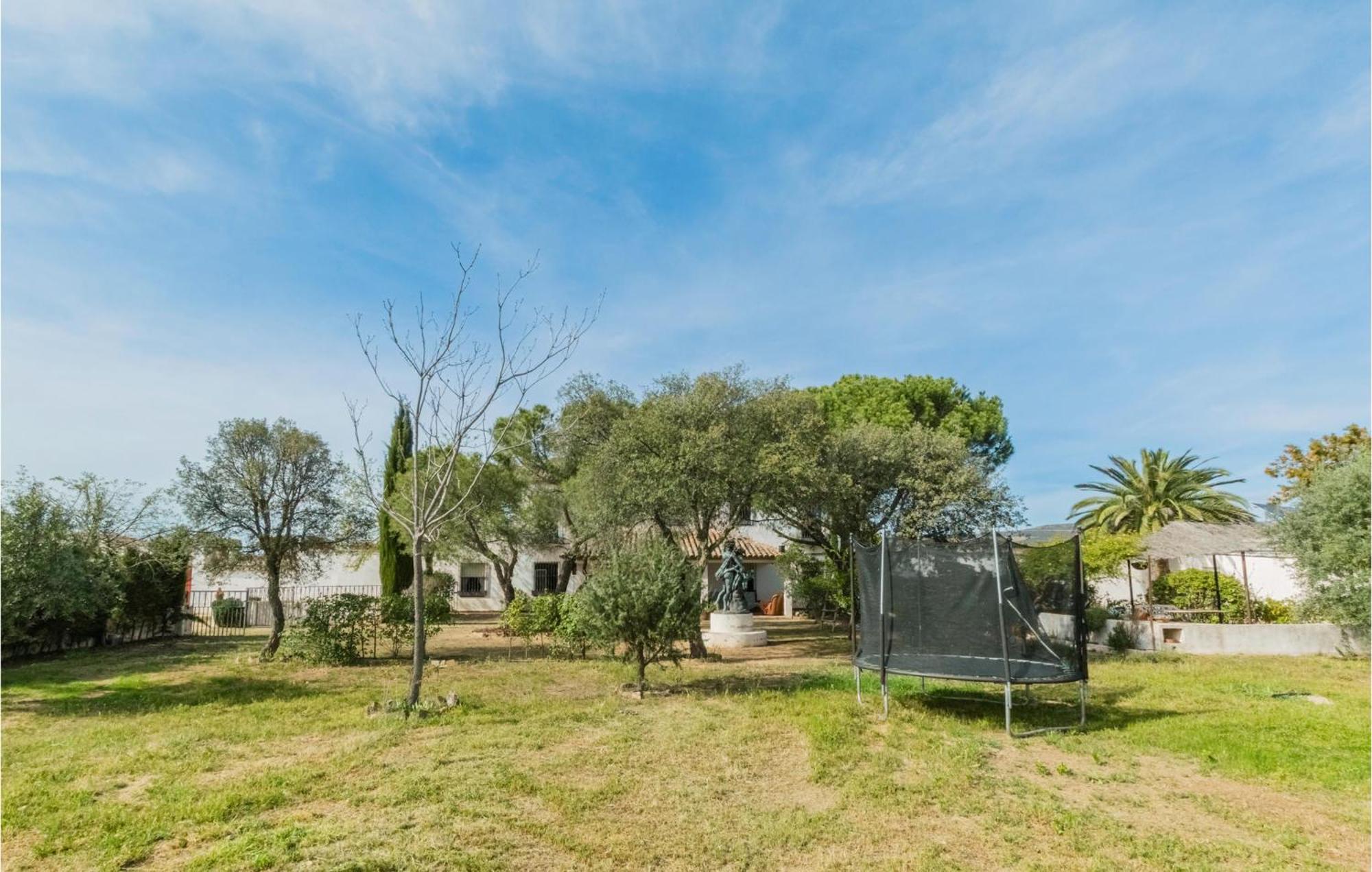 Gorgeous Home In Aldeaquemada With Swimming Pool 外观 照片