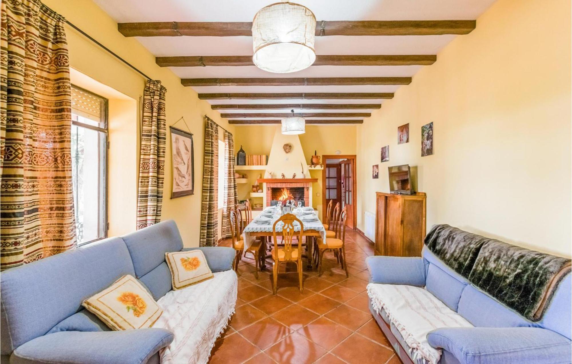 Gorgeous Home In Aldeaquemada With Swimming Pool 外观 照片