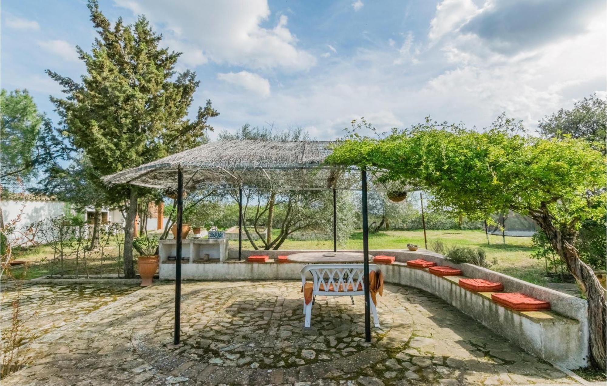 Gorgeous Home In Aldeaquemada With Swimming Pool 外观 照片