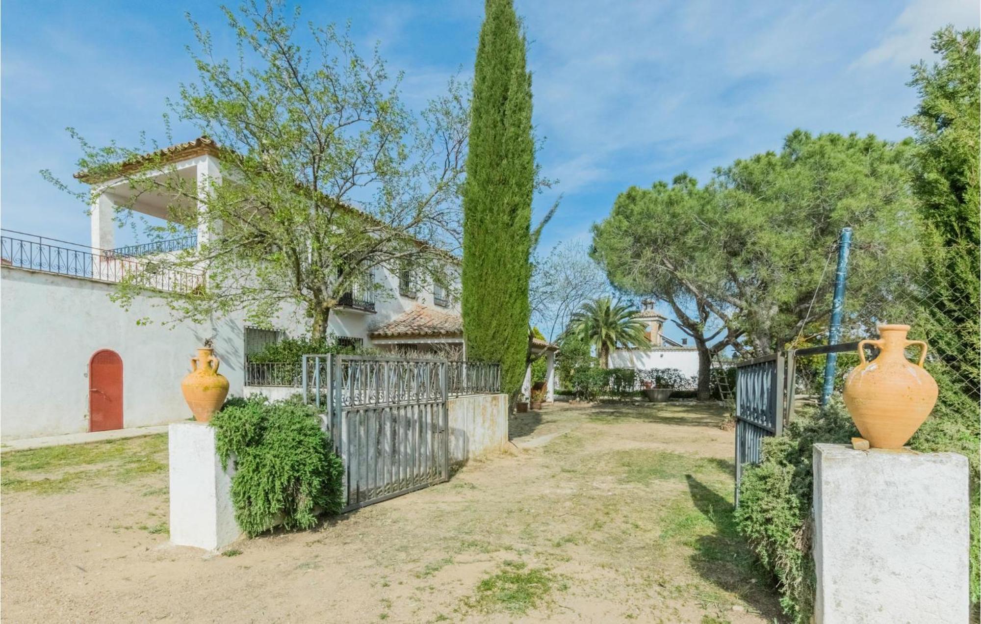 Gorgeous Home In Aldeaquemada With Swimming Pool 外观 照片