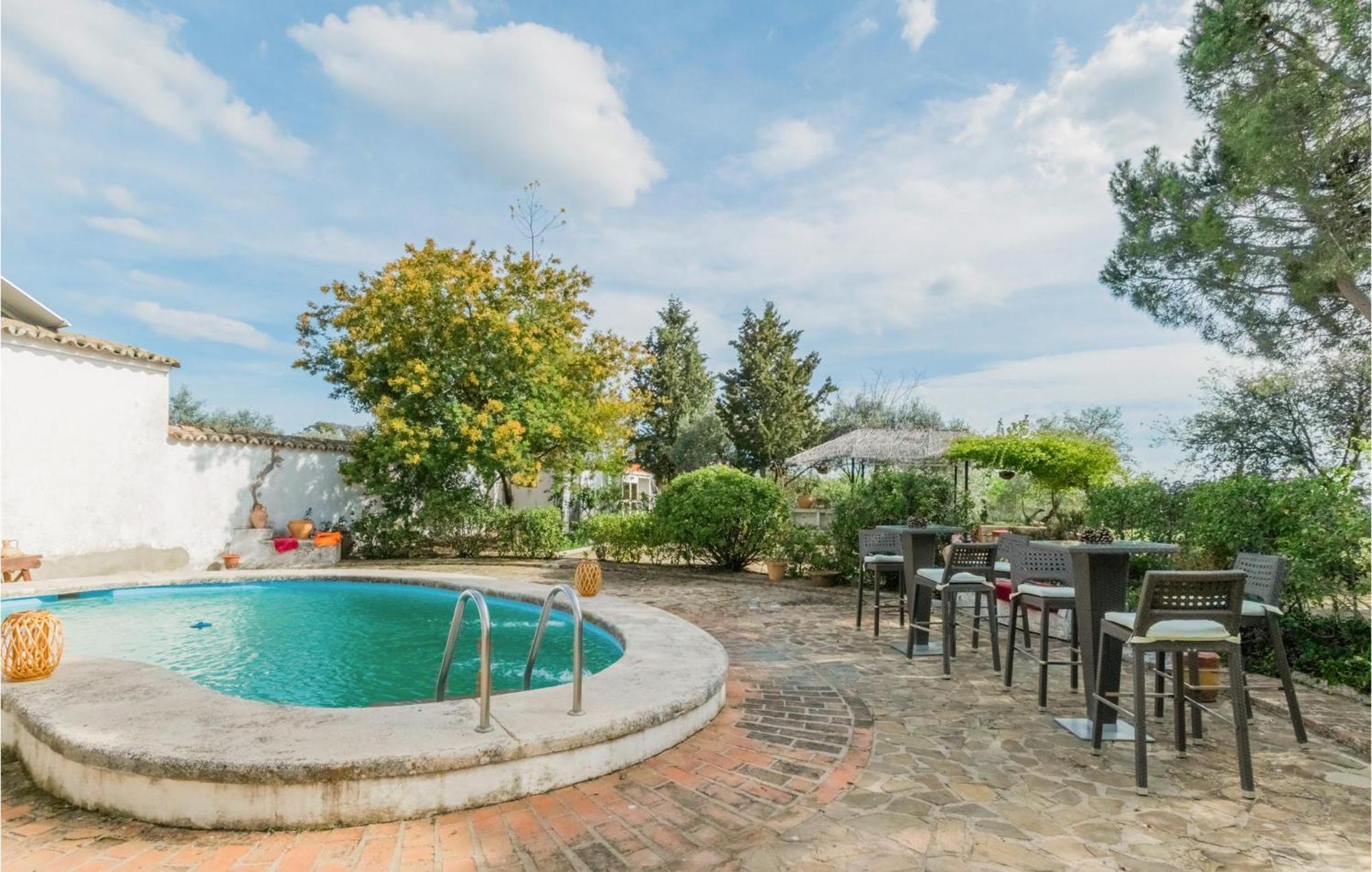 Gorgeous Home In Aldeaquemada With Swimming Pool 外观 照片