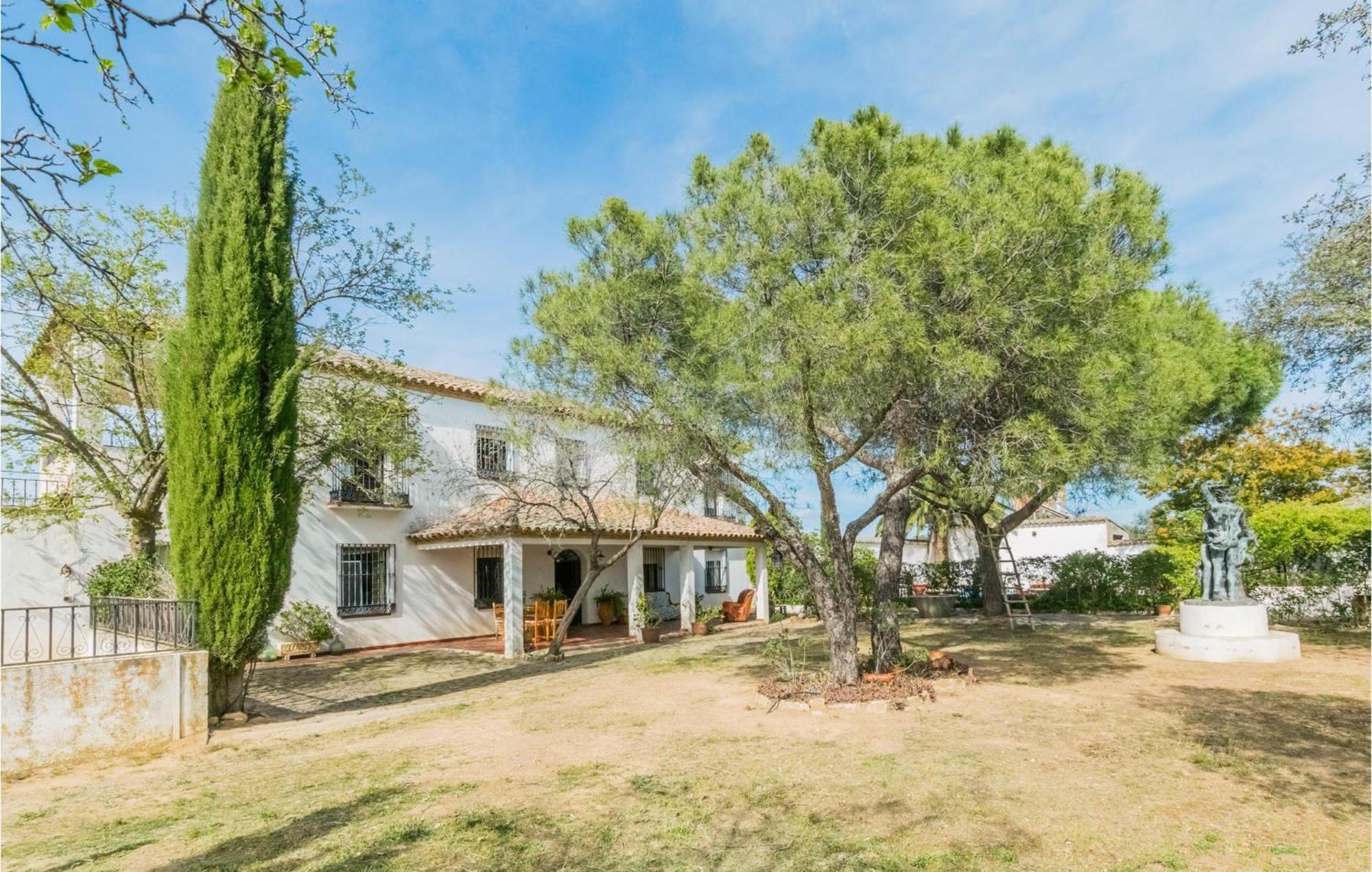 Gorgeous Home In Aldeaquemada With Swimming Pool 外观 照片